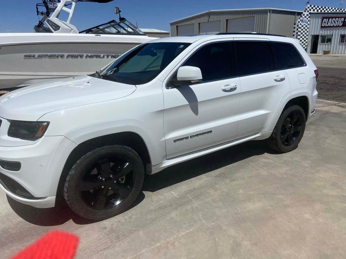Detailed Grand Cherokee